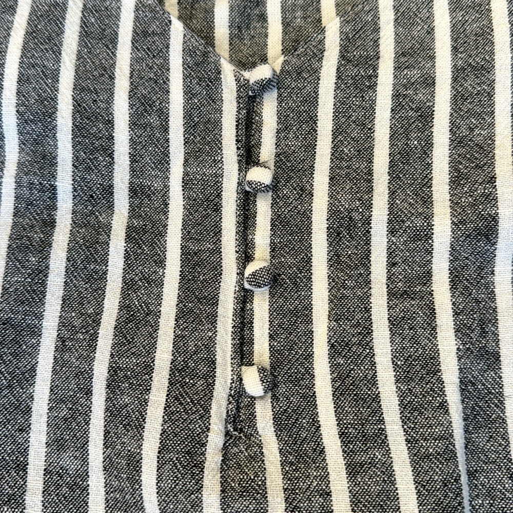 Abound Linen Top Size XS - Picture 3 of 8